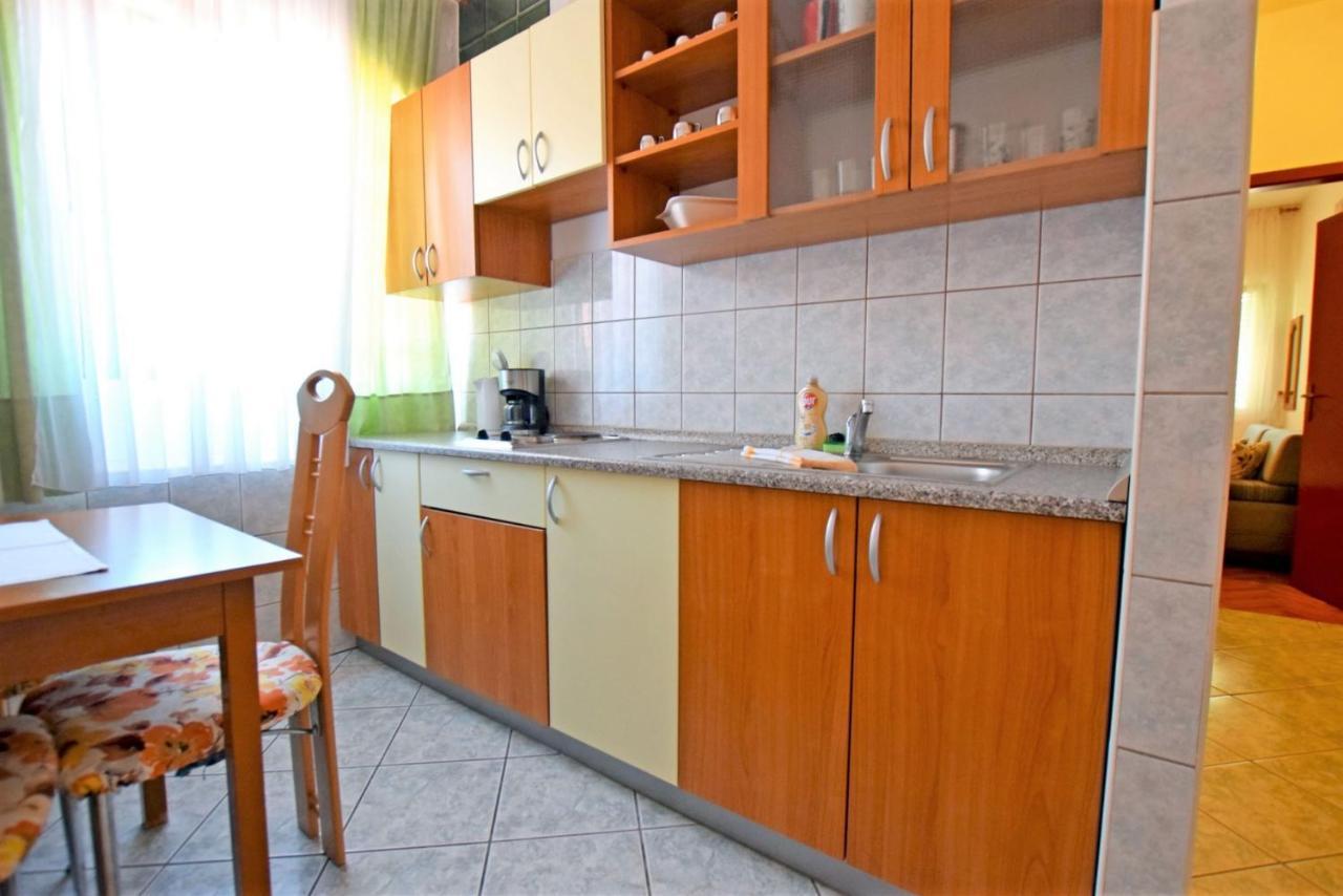 Apartments Adriana Starigrad Paklenica Rom bilde